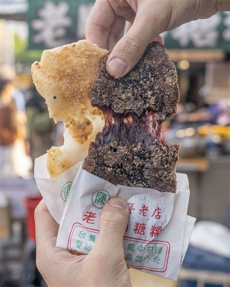 夢到很多魚|苓雅夜市老字號最會排隊的魯肉飯！苦瓜封包魚漿一口咬下超甘甜。